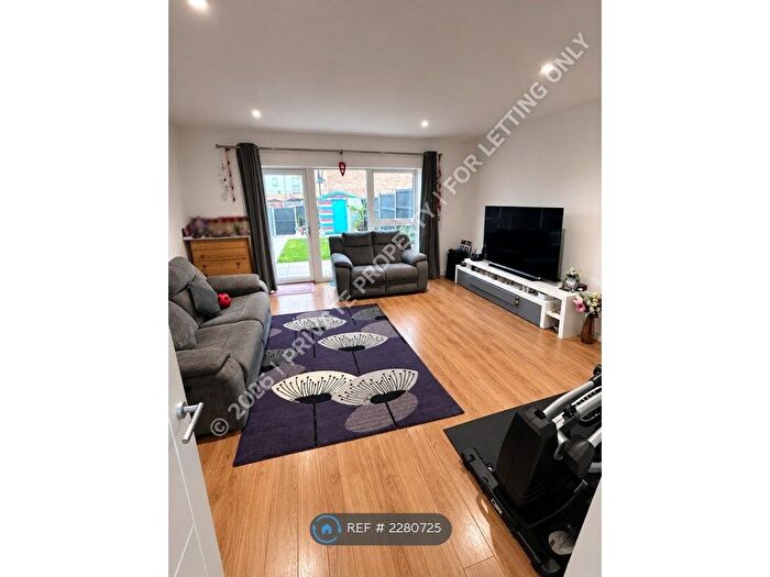 3 Bedroom Terraced House To Rent In Ellis Avenue, Dagenham, RM8