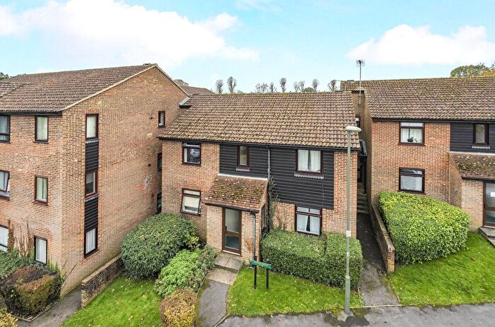 1 Bedroom Flat For Sale In Guildford, Surrey, GU4