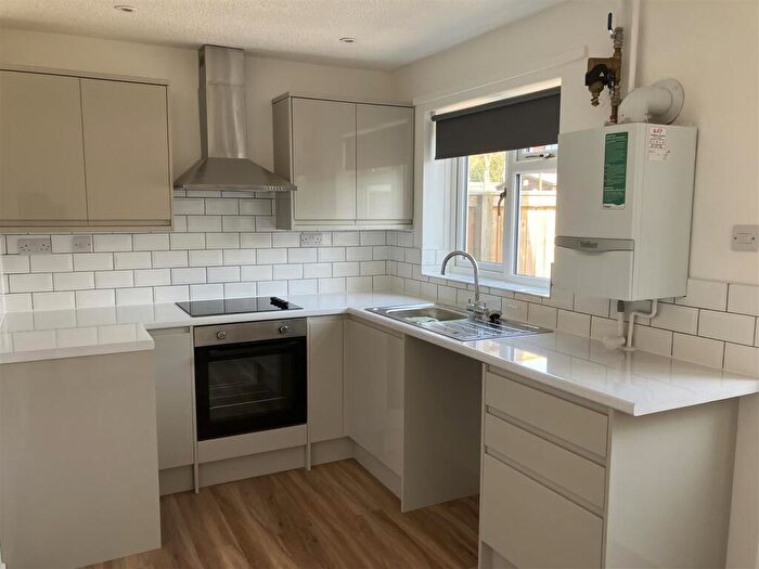 2 Bedroom Semi Detached House To Rent In Oak Crescent, Willand, EX15