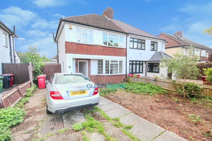 3 Bedroom Semi-Detached House To Rent In Haymill Road, Burnham, Slough, SL1