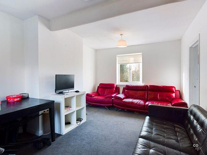 6 Bedroom Semi-Detached House To Rent In Hillside, Brighton, BN2