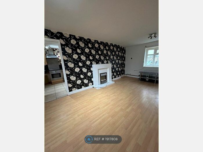 3 Bedroom Terraced House To Rent In Vernon Close, Redditch, B98