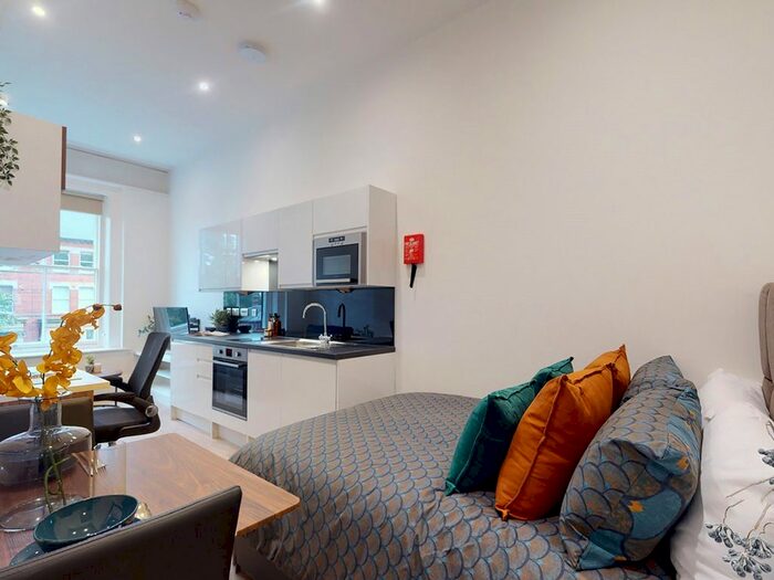 Studio To Rent In Flat, Hyde Terrace #, LS2