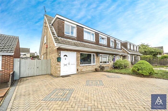 3 Bedroom Semi-Detached House For Sale In Avenue Bernard, Brackley, Northamptonshire, NN13