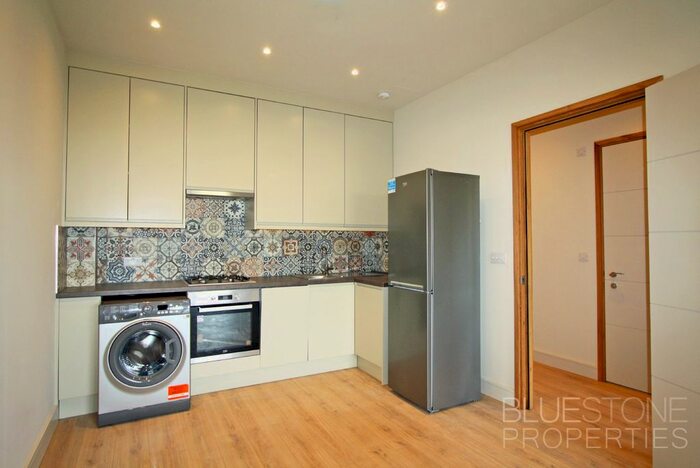 1 Bedroom Flat To Rent In The Parade, Beynon Road, Carshalton, SM5
