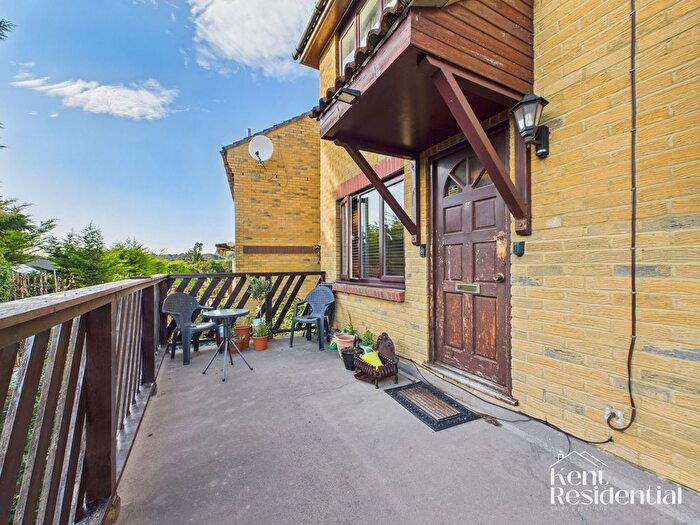 1 Bedroom Flat To Rent In Church Street, Tovil, ME15