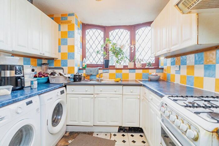 3 Bedroom End Of Terrace House For Sale In Laidon Close, Bletchley, Milton Keynes, Buckinghamshire, MK2