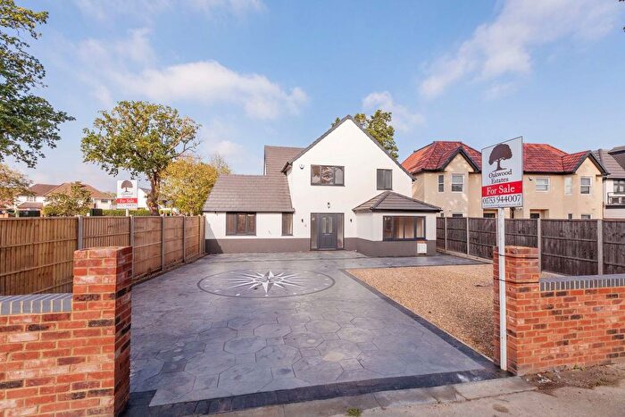 5 Bedroom Detached House For Sale In Langley Broom, Langley, SL3