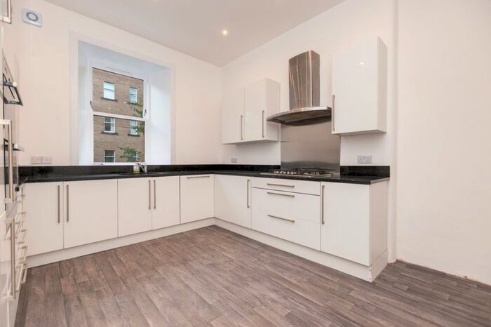 3 Bedroom Flat To Rent In Sutherland Road, London, E17