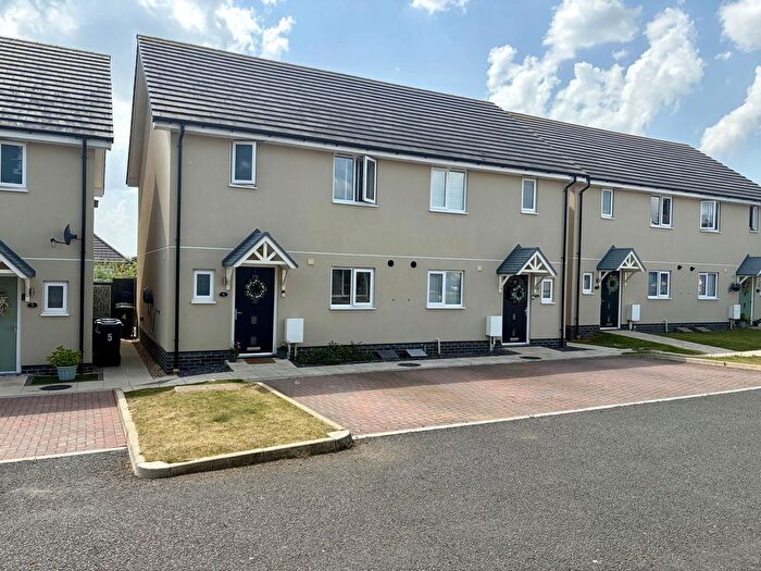 3 Bedroom Semi-Detached House For Sale In Brock Close, Wittering, PE8