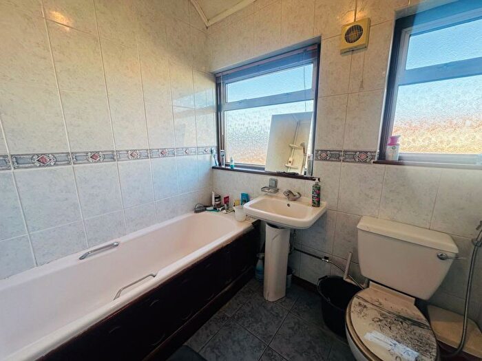 3 Bedroom Terraced House For Sale In Bycroft Road, Southall, UB1