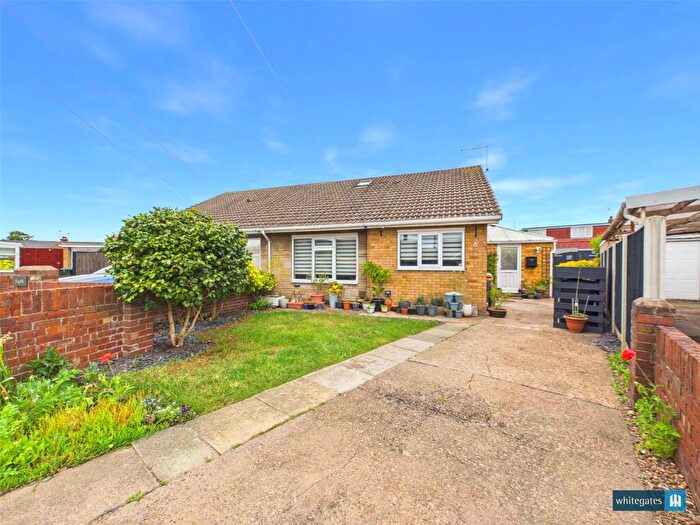 2 Bedroom Bungalow For Sale In Limedale View, Barnby Dun, Doncaster, DN3