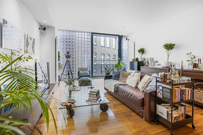 2 Bedroom Flat For Sale In Kean Street, Holborn, WC2B