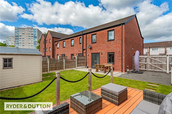 3 Bedroom Semi-Detached House To Rent In Eastleigh Drive, Manchester, Greater Manchester, M40
