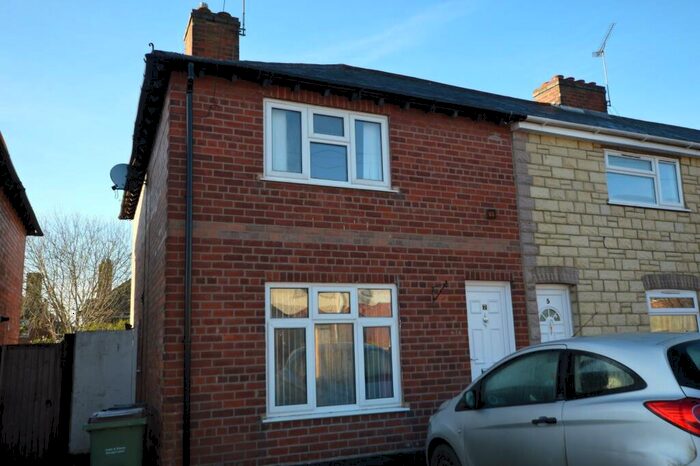 2 Bedroom House To Rent In Baldwin Avenue, Wigston, LE18