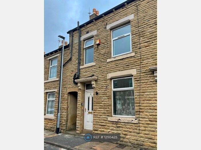 6 Bedroom Terraced House To Rent In Dawson Street, Bradford BD4