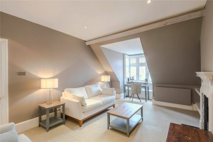 1 Bedroom Flat To Rent In Mount Street, Mayfair, W1K