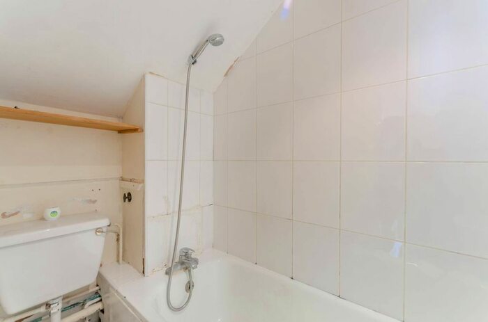 Studio To Rent In West Hill, West Hill, London, SW18