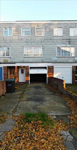 3 Bedroom Terraced House To Rent In The Grove, Gravesend, DA12