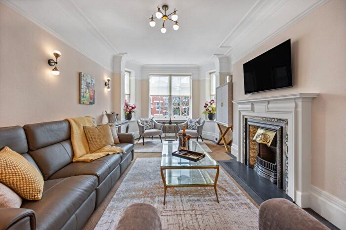 2 Bedroom Flat To Rent In Grove Court, Grove End Road, NW8