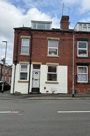 2 Bedroom Terraced House To Rent In Lytham Grove, Leeds, LS12