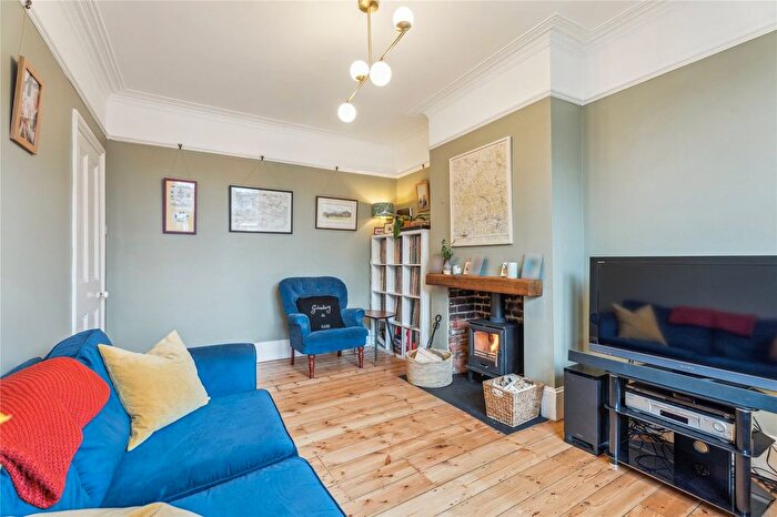 3 Bedroom Terraced House For Sale In Bellingdon Road, Chesham, Buckinghamshire, HP5