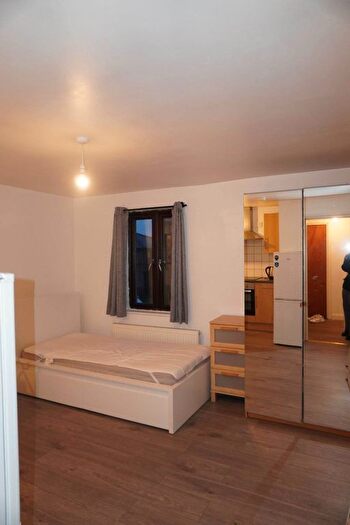 Studio To Rent In Haymill, Uxbridge, UB6