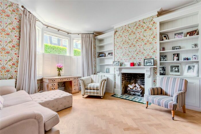 1 Bedroom Terraced House For Sale In Beechmore Road, Battersea Park, SW11