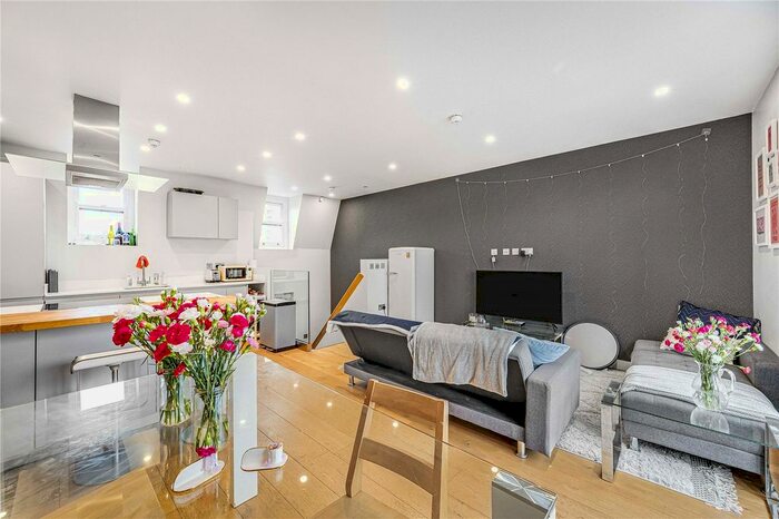 3 Bedroom Flat To Rent In Ongar Road, London, SW6