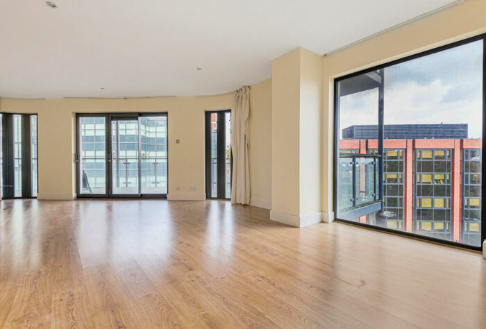 2 Bedroom Apartment To Rent In Sydenham Road, Croydon, CR0