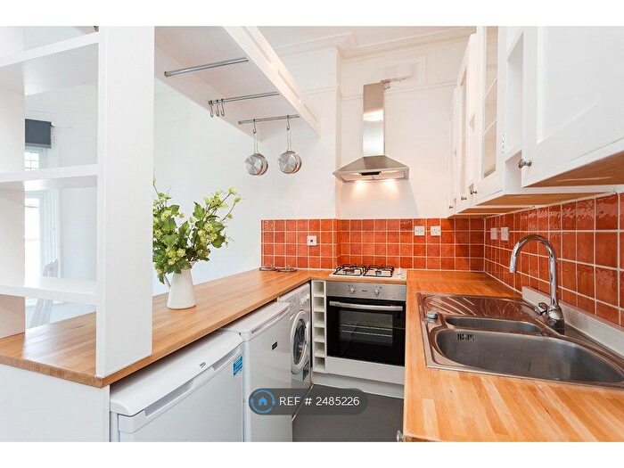 2 Bedroom Flat To Rent In Tankerville Road, London, SW16