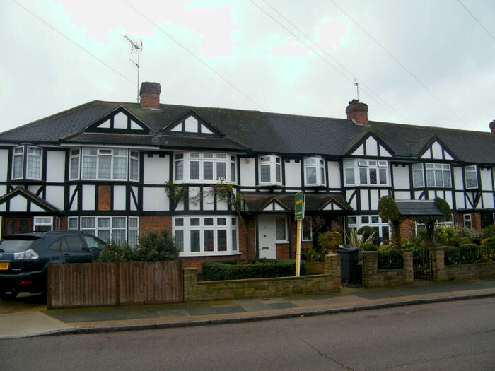 3 Bedroom House To Rent In Cardinal Avenue, Kingston, KT2