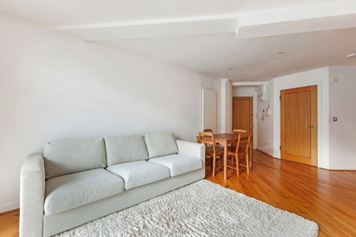 2 Bedroom Flat To Rent In Shad Thames, Tower Bridge, SE1