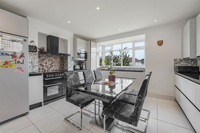 2 Bedroom Flat To Rent In Camberley Avenue, West Wimbledon, SW20