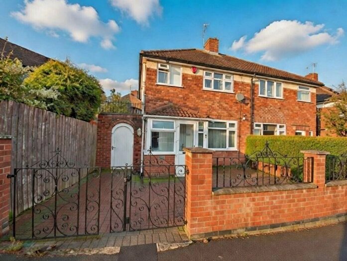 3 Bedroom Semi Detached House For Sale In Averil Road, Leicester, LE5