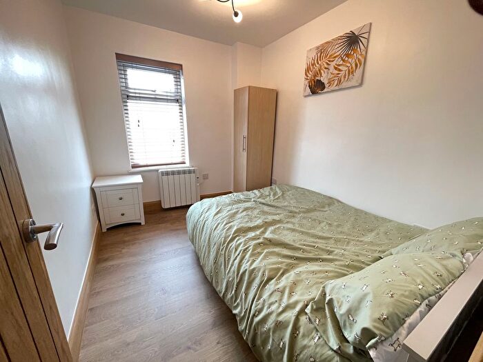 1 Bedroom Flat To Rent In A Shady Side, Doncaster, DN4