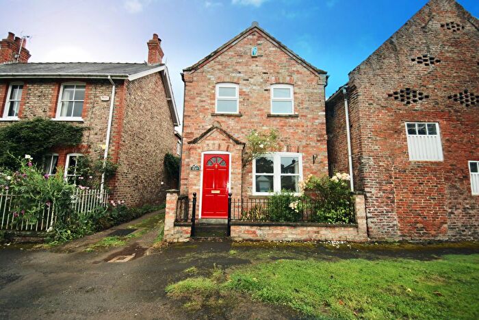 2 Bedroom Detached House To Rent In Church Lane, York, YO26