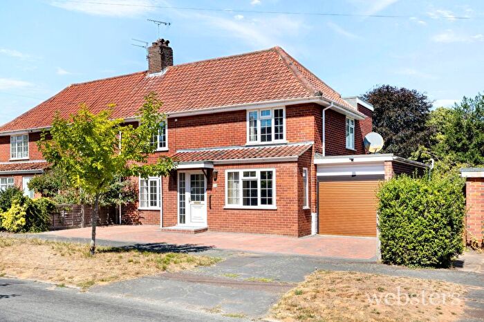 3 Bedroom Semi Detached House For Sale In George Borrow Road, Norwich, NR4