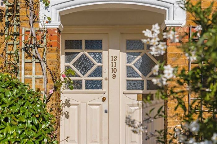 1 Bedroom Flat For Sale In North Worple Way, Barnes, SW14