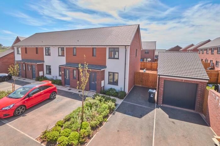 3 Bedroom Terraced House To Rent In Stephens Way, Exeter, EX1