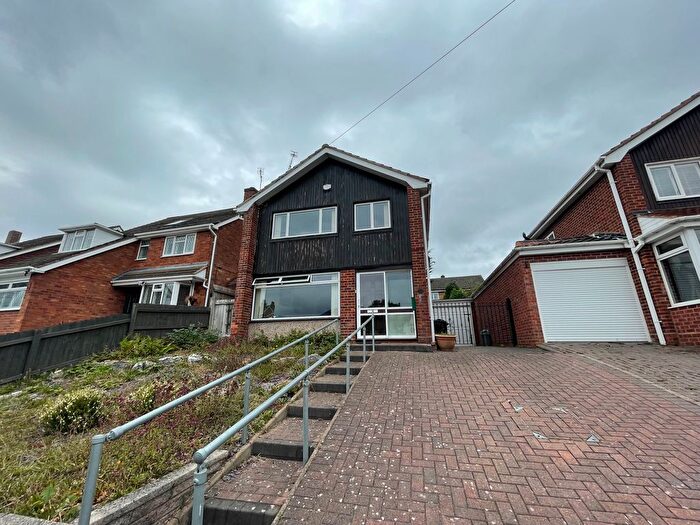 3 Bedroom Detached House To Rent In Lichfield Road, Sutton Coldfield, B74