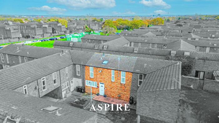 3 Bedroom Terraced House For Sale In Beeston Courts, Basildon, SS15