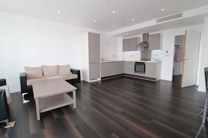 2 Bedroom Flat To Rent In Ealing Road, Brentford, TW8