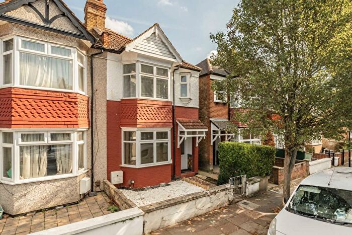 4 Bedroom Semi-Detached House To Rent In Sydney Road, West Ealing, W13