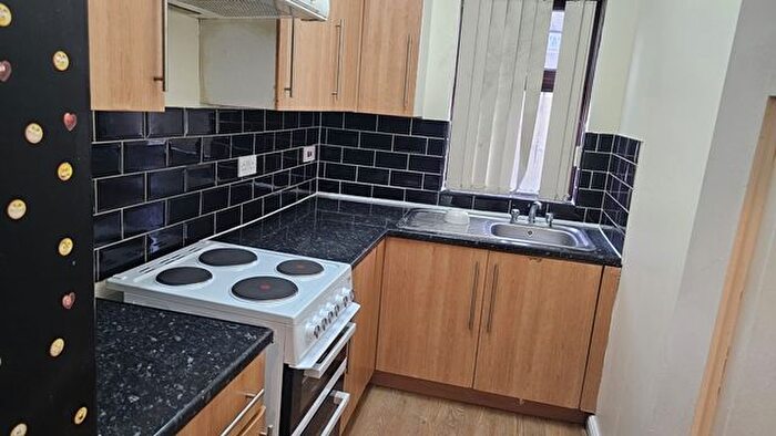 3 Bedroom Flat To Rent In Owler Lane, Sheffield, S4