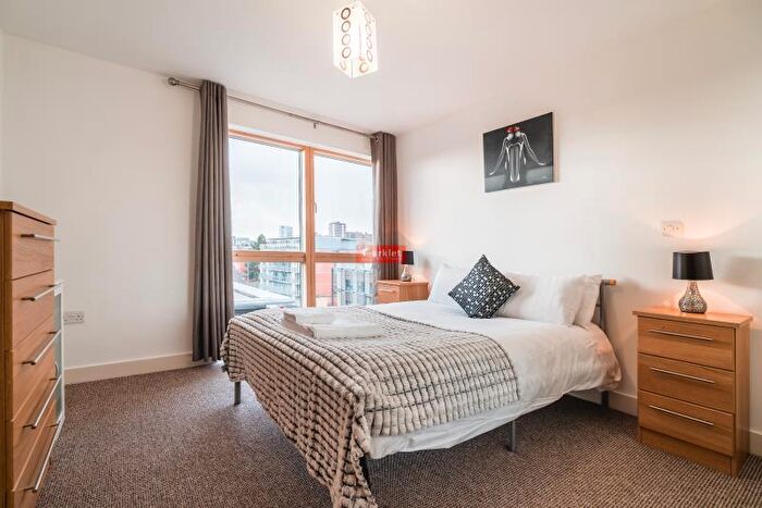 1 Bedroom Flat To Rent In Canal Wharf, Waterfront Walk, Birmingham, B1