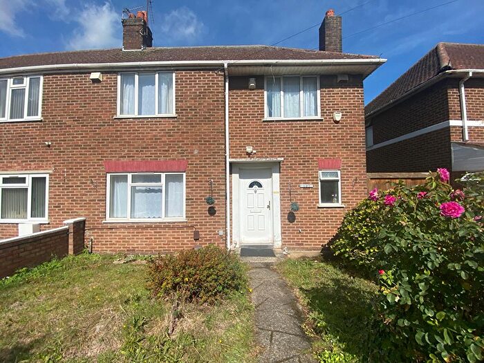 3 Bedroom Semi-Detached House To Rent In Minet Drive, Hayes, UB3
