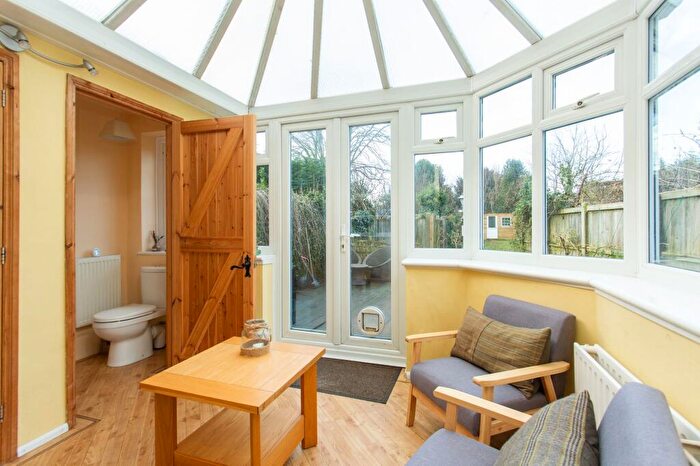 2 Bedroom Cottage For Sale In Park Lane, Preston, CT3