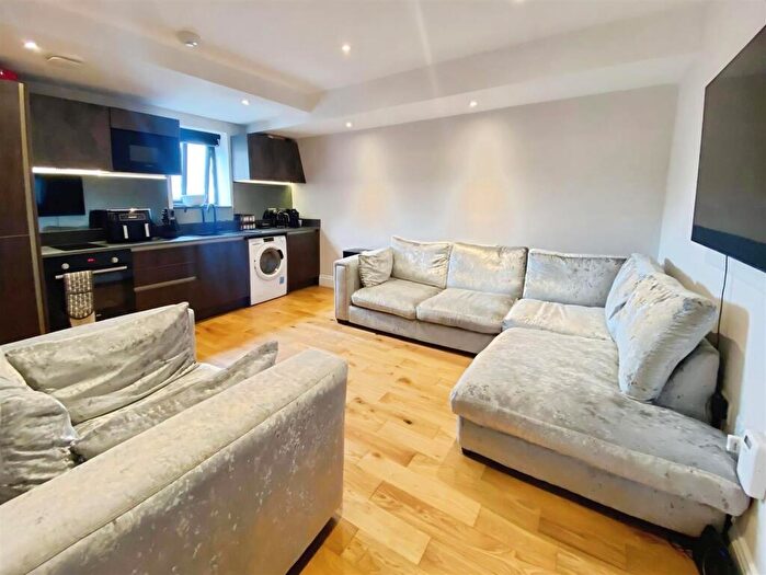 2 Bedroom Flat To Rent In St. Oswalds Street, Liverpool, L13