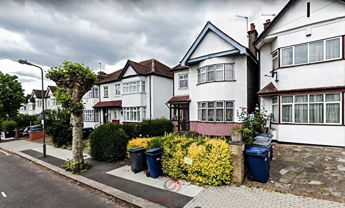 Studio To Rent In Sevington Road, London, NW4